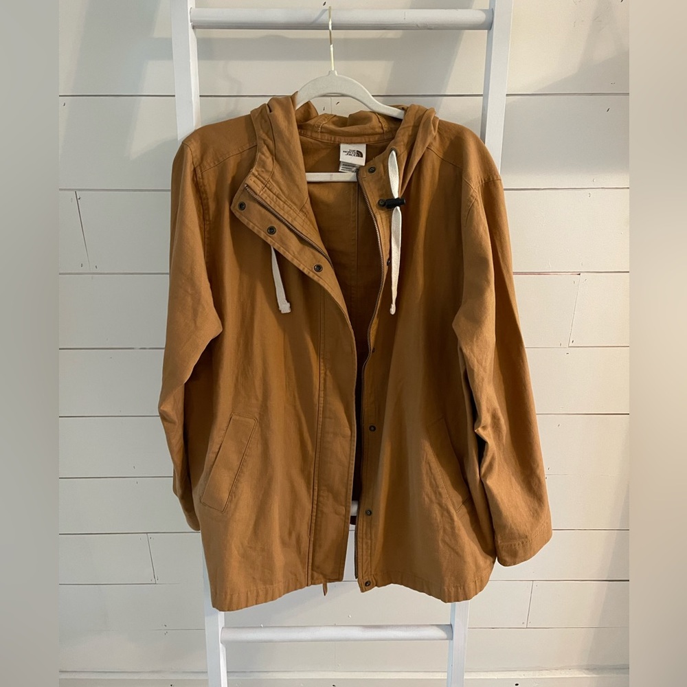 Tan North Face jacket! ✨